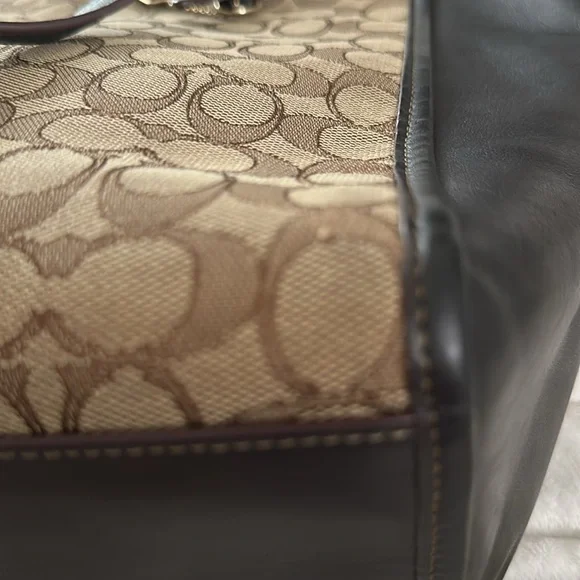 COACH TURNLOCK TOTE IN SIGNATURE JACQUARD BROWN - Picture 14 of 17